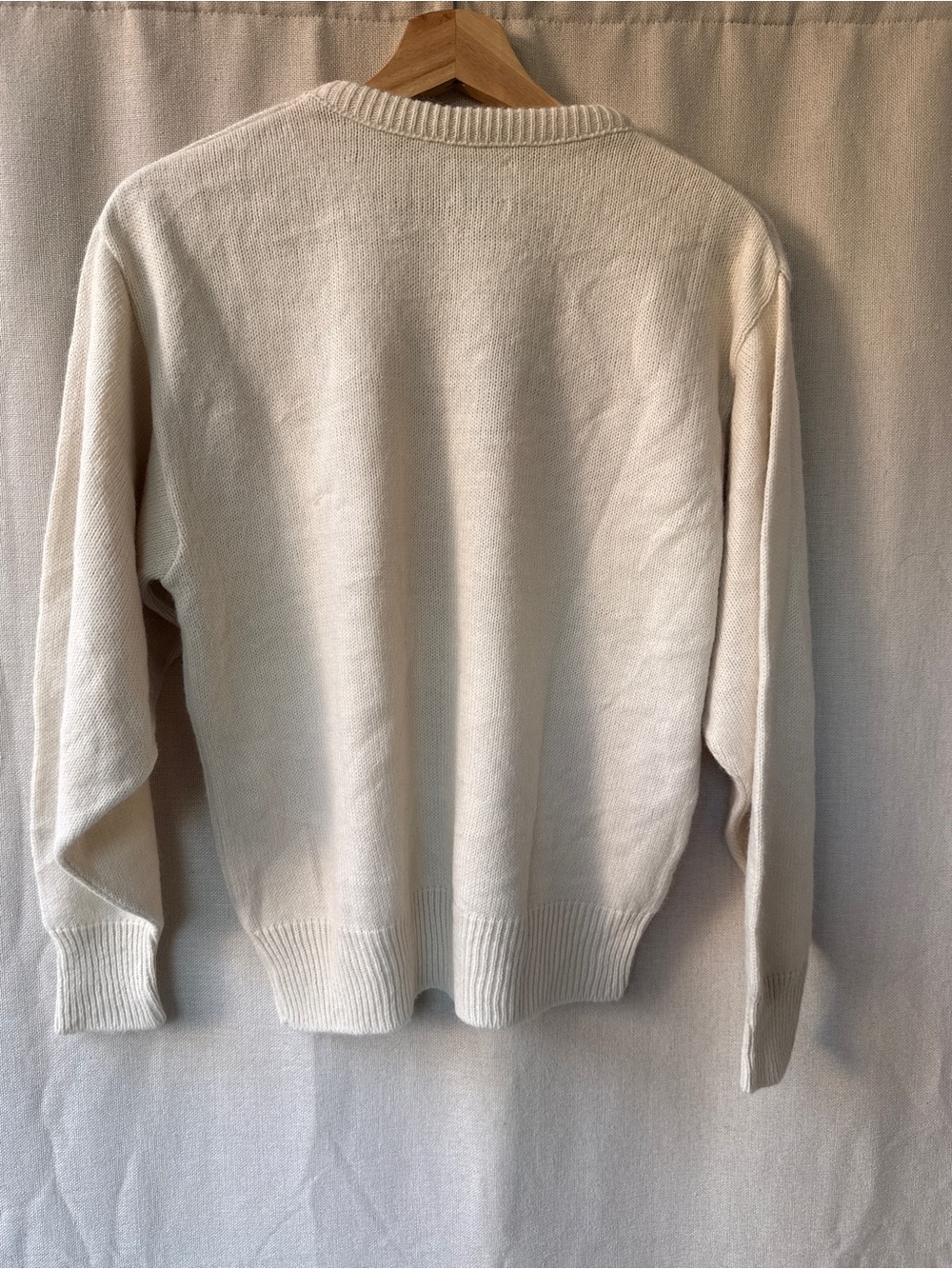 Vintage Cream Sweater with Blue-Accented Duck Embroidery - Picture 4 of 4